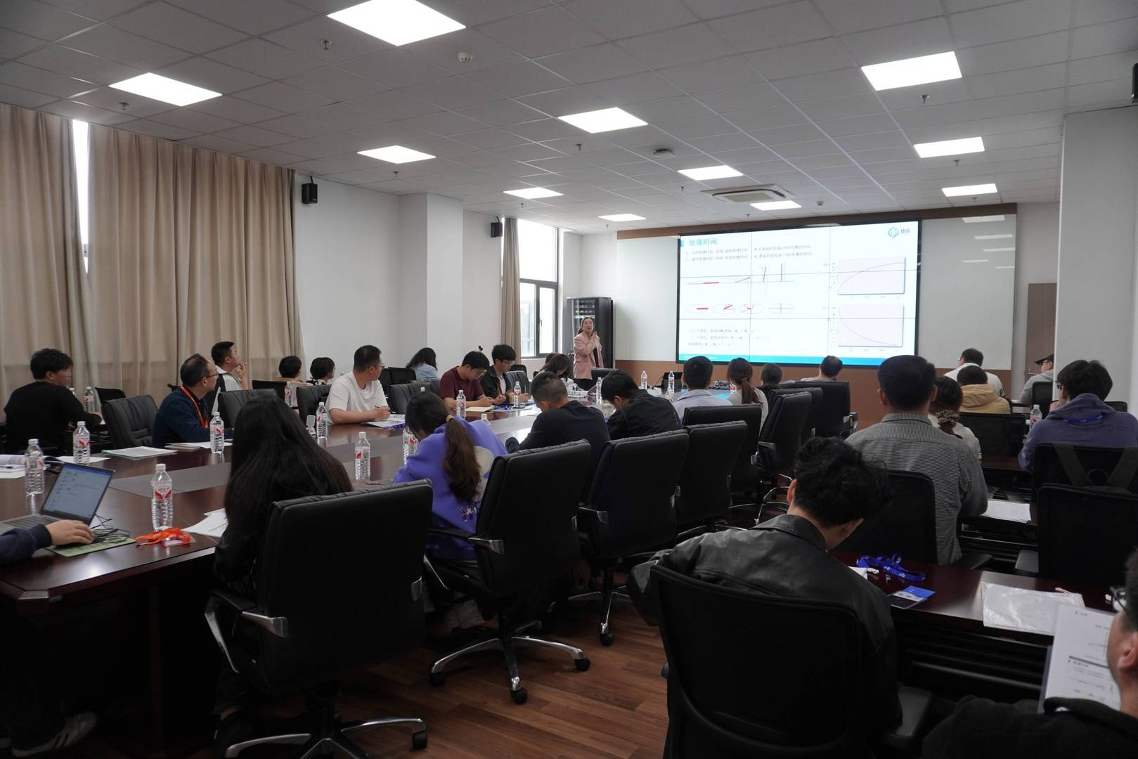 Successful Completion! Niumag Nuclear Magnetic Resonance Application Training Session: Empowering the Industry with Technology, Driving Growth through Practical Experience!